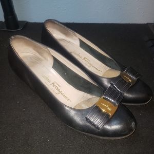 Vintage Salvatore Ferragamo  Vara Bow Pumps Sz 6.5
